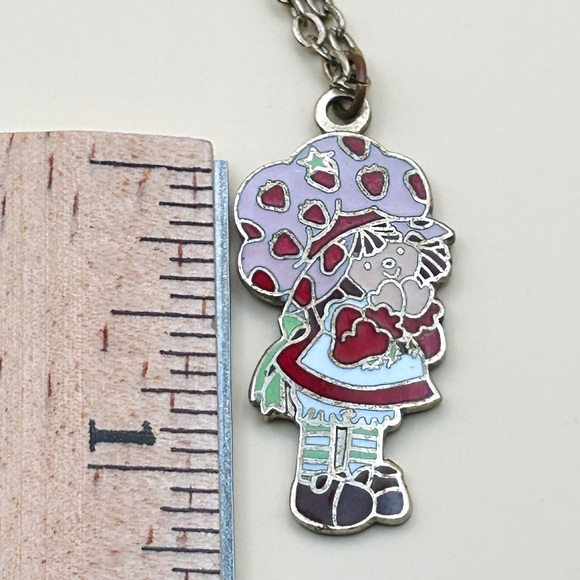 Vintage 1980 Strawberry Shortcake Gold Tone Pendant Necklace 18" - Picture 5 of 5